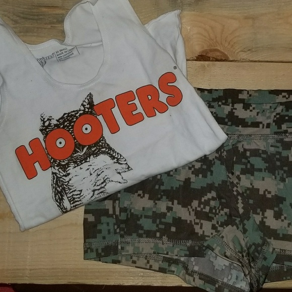 Other - 🦉Hooters🦉 collectors outfit